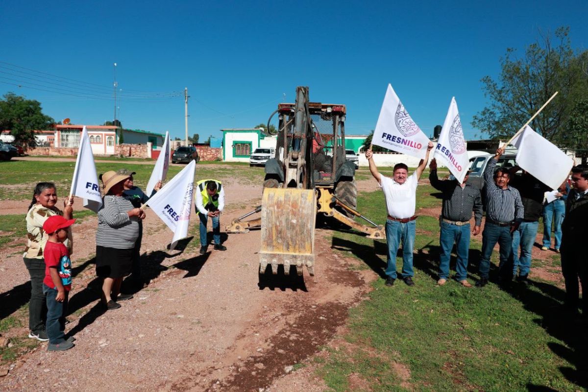 Inician obras de pavimentación en San Pedro de Ábrego y San Isidro de Cabrales