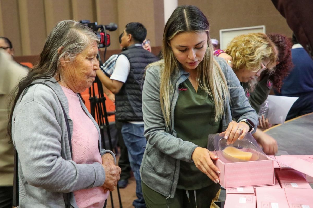 Inicia Jornada de Cirugías de Reconstrucción de Mama y entrega de implantes mamarios.