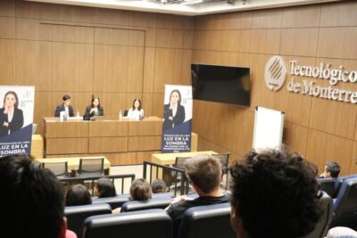 Luz en la sombra: Una generación con el poder de exigir transparencia: Julieta del Río