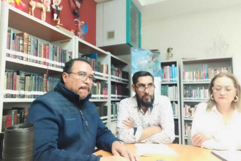 Bibliotecarios acusan a Marcelino Rodarte de inacción sindical