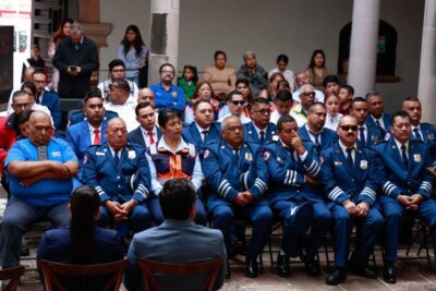 Alcalde de Fresnillo promete mejorar instalaciones de la corporación de Bomberos