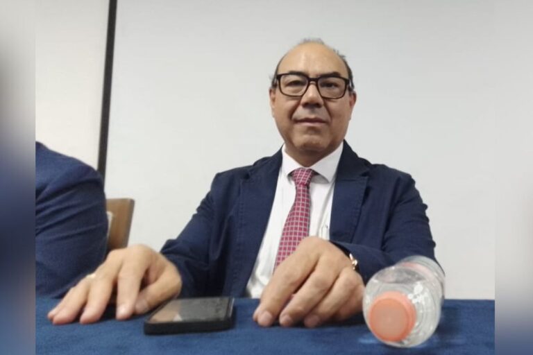 Román llama a superar divisiones dentro de la UAZ