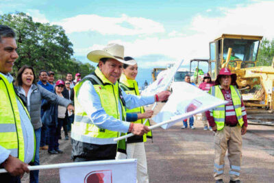 Rehabilitan tramo carretero La Estancia-Corrales en Sombrerete Zacatecas