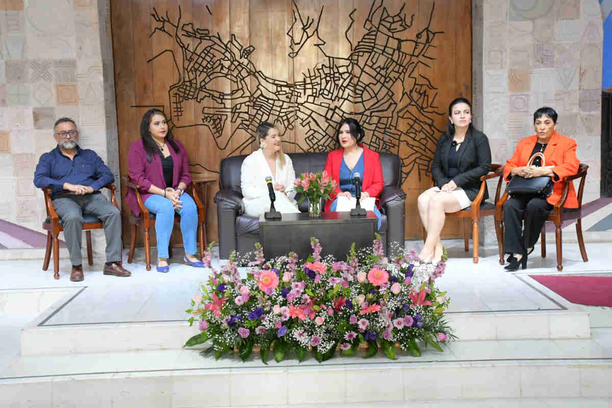 Renata Ávila plantea Ley de Cuidados para Zacatecas
