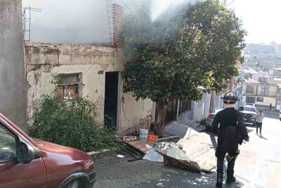 Se incendia vivienda en la colonia González Ortega de Zacatecas; hay perdida total