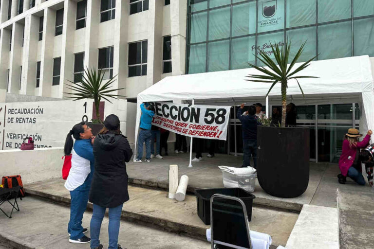 Sección 58 del SNTE y SITTEZ toman Ciudad Administrativa en Zacatecas