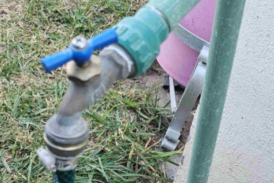 Vecinos de la Colonia plan de Ayala de Fresnillo denunciaron la falta de agua potable