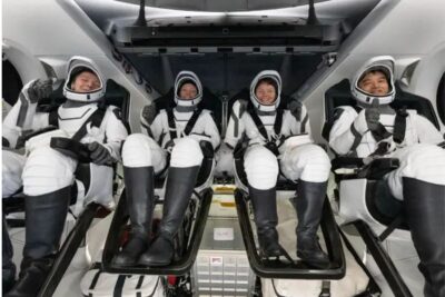 Regresan cuatro astronautas, después de cinco meses en el espacio