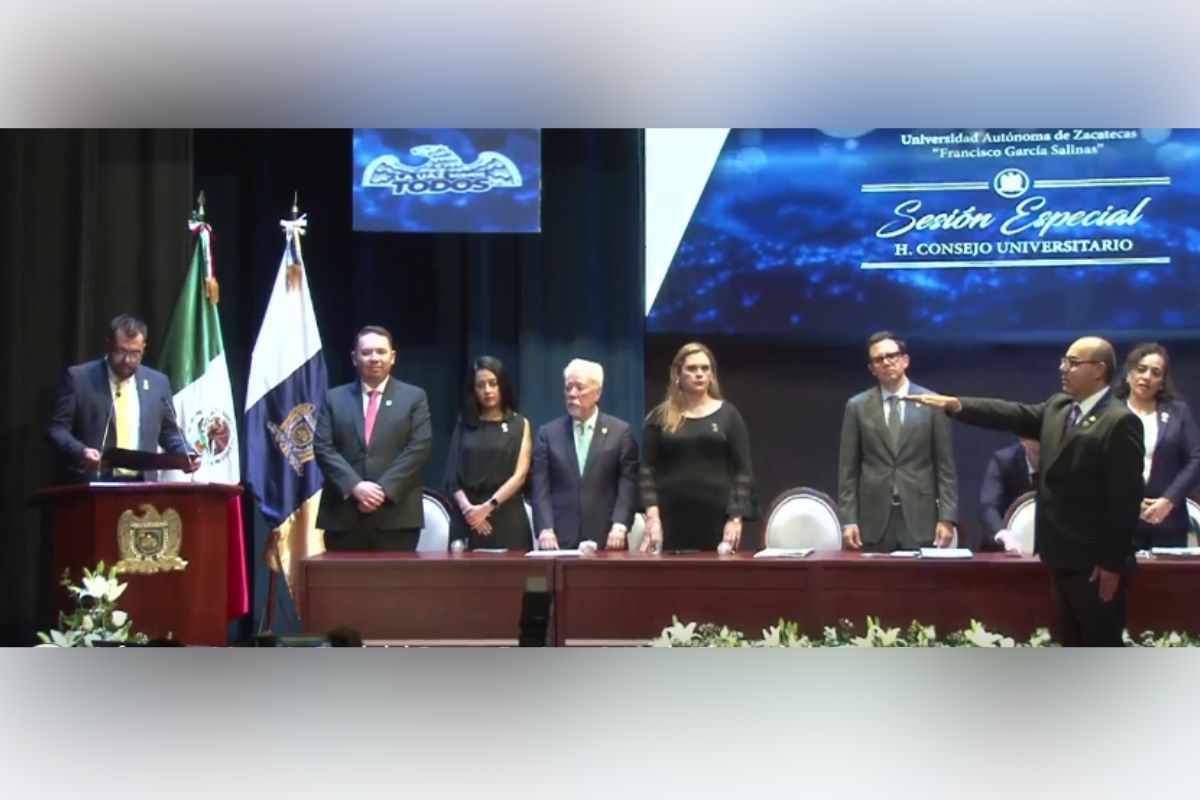 Ángel Román Gutiérrez asume rectoría de la UAZ.