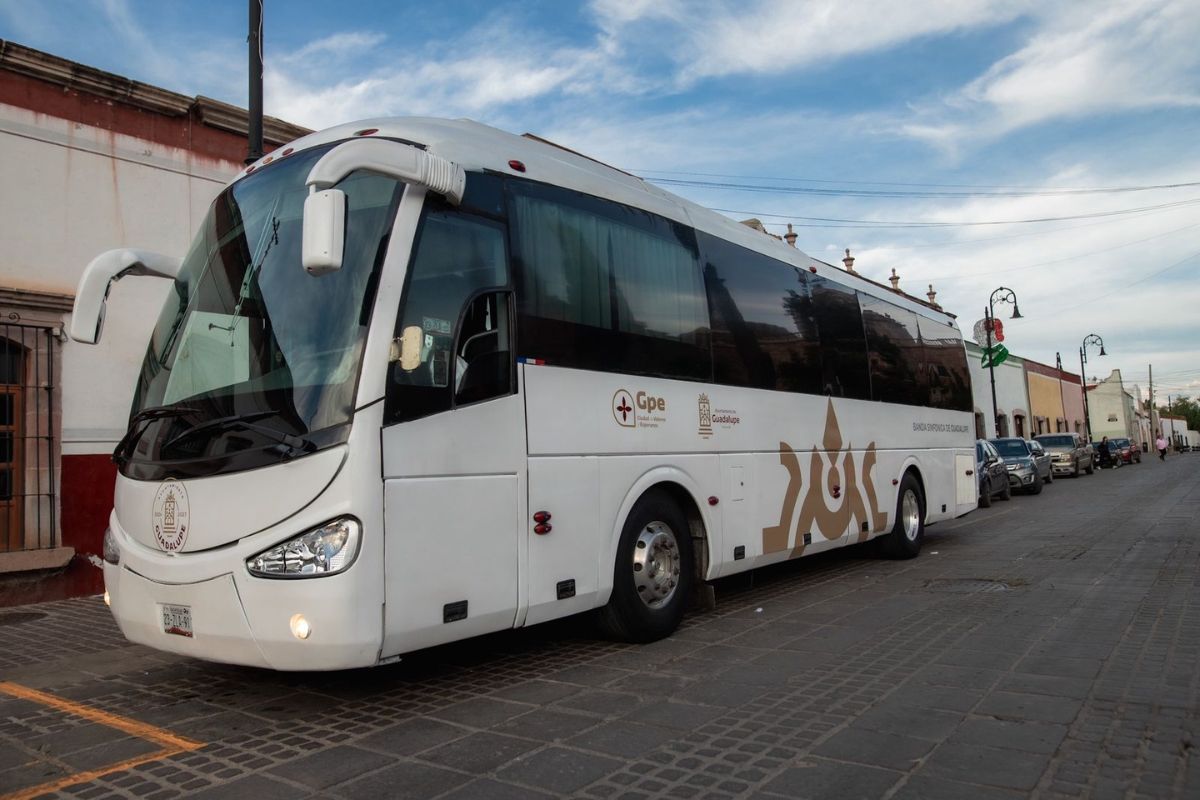Entregan autobús oficial a la Banda Sinfónica de Guadalupe.