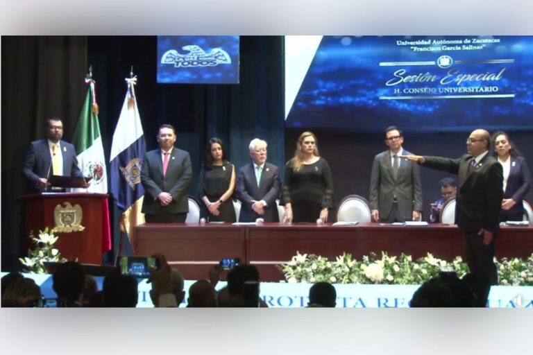 Armando Flores de la Torre rinde informe de labores al frente de la UAZ