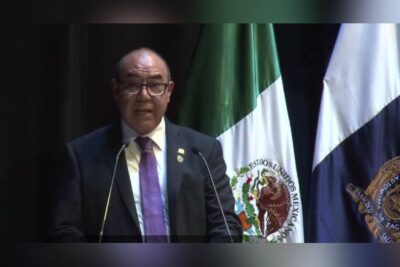 Ángel Román Gutiérrez asume rectoría con mensaje incluyente