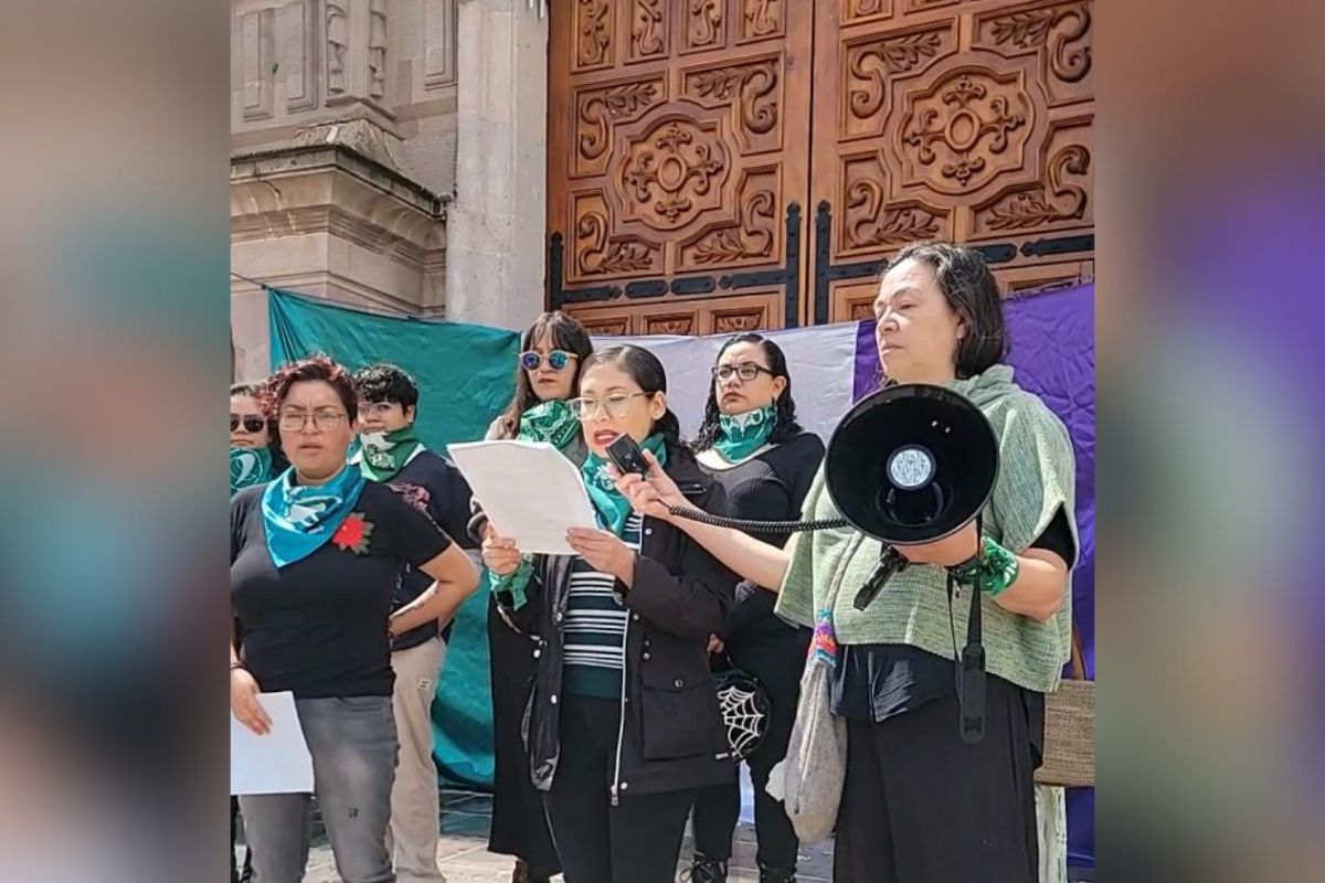 Feministas exigen aborto seguro, abastecimiento y personal capacitado.