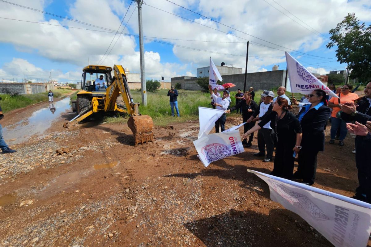 Inician obras en dos comunidades y una colonia a petición de los habitantes de Fresnillo.