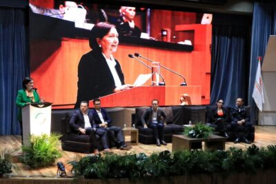 Amalia García rinde informe legislativo con enfoque social