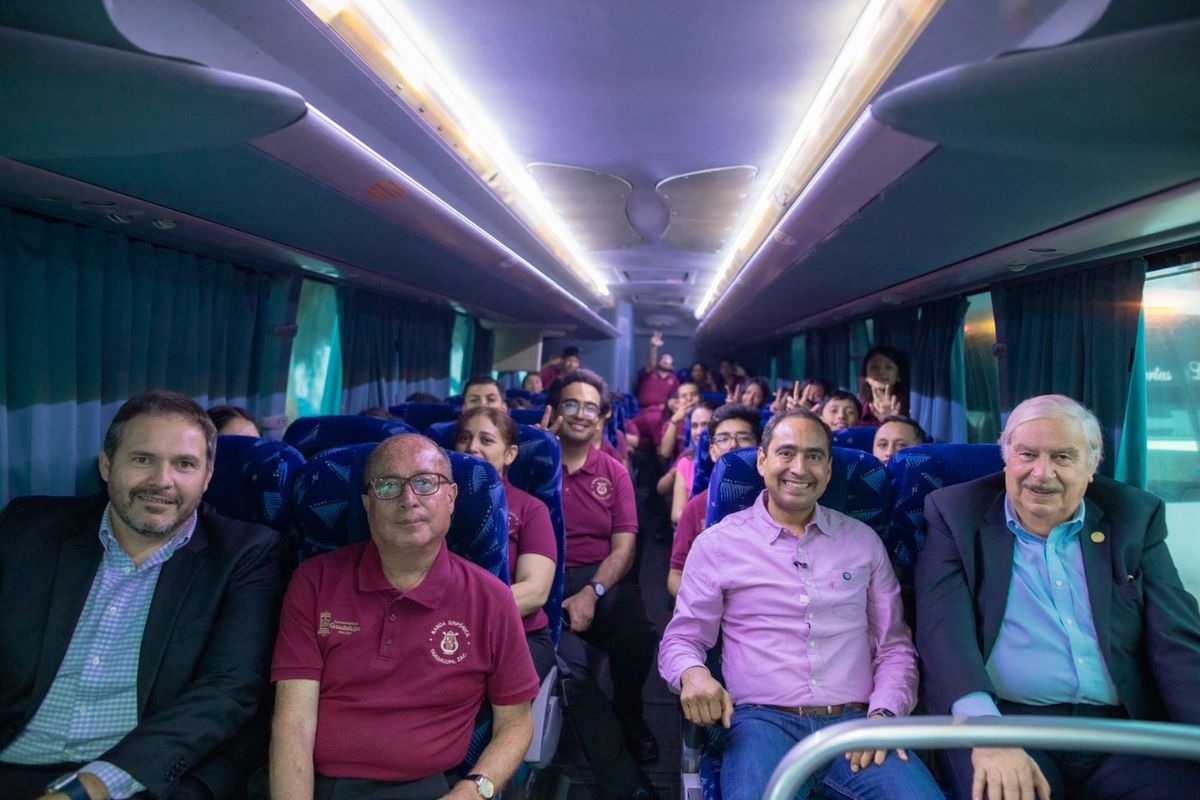 Entregan autobús oficial a la Banda Sinfónica de Guadalupe.