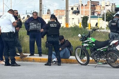 Dos motociclistas se involucran en accidente en Fresnillo