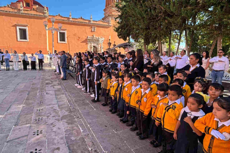 Conmemoran el Día Internacional de la Paz en Fresnillo con Honores a la Bandera