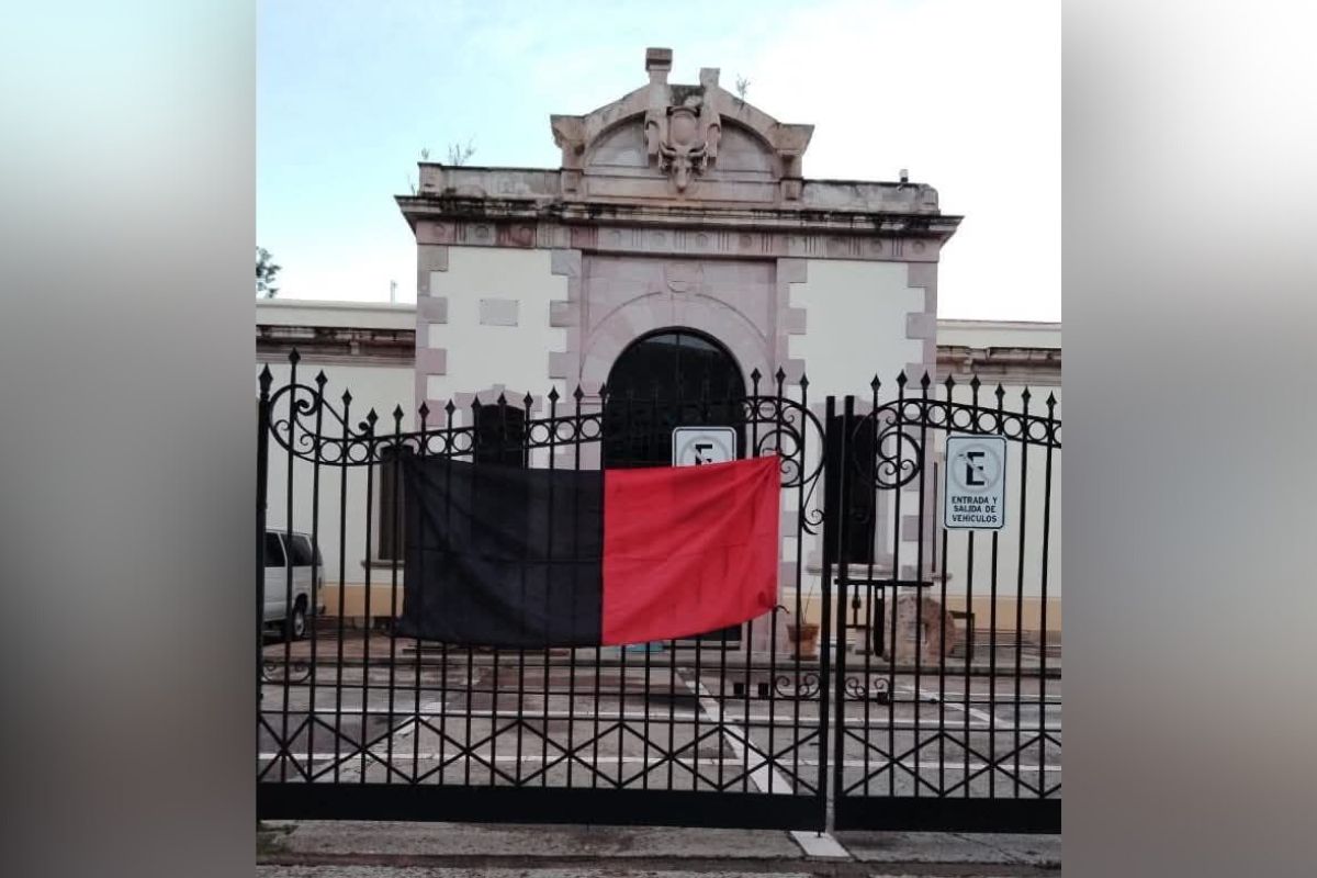 Toman la escuela de Minas de la UAZ, exigen fin al acoso laboral