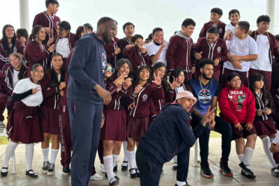 Jugadores de Gambusinos de Fresnillo conviven con estudiantes de secundaria