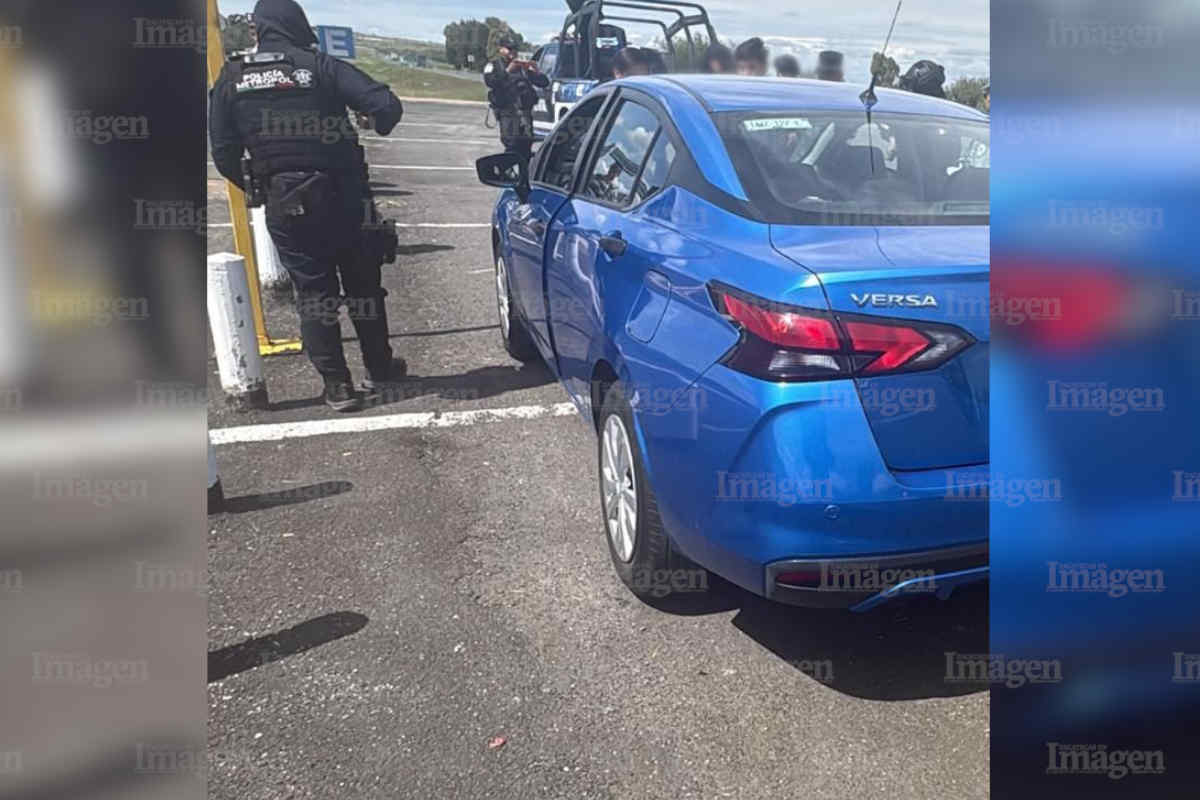 Localizan en Fresnillo un vehículo con reporte de robo; hay dos detenidos