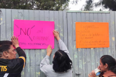 Toman la escuela Eulalia Guzmán Barrón de Guadalupe; exigen intervención de autoridades