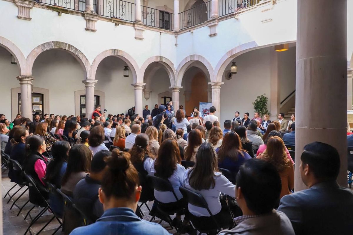 Festean el Día del Servidor Público en Fresnillo.