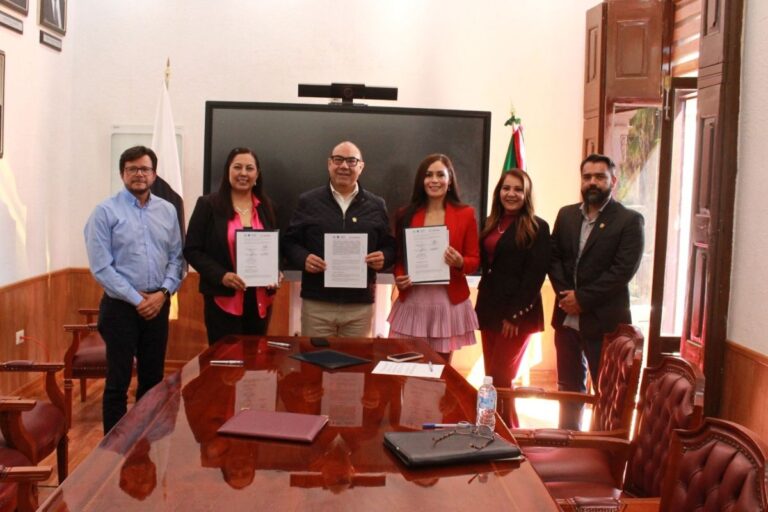 UAZ y CDHEZ formalizan convenio por la paz