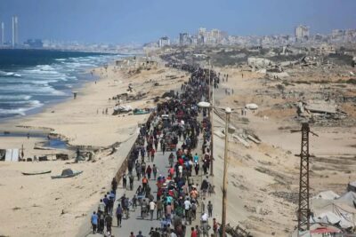 Miles de desplazados regresan a la ciudad de Gaza devastada