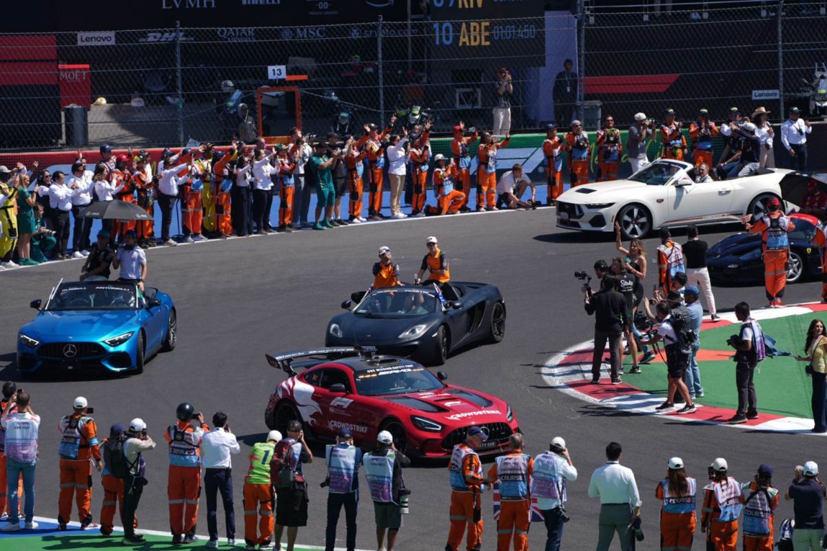 Lando Norris gana el GP de México 2025, Charles Leclerc en segundo.