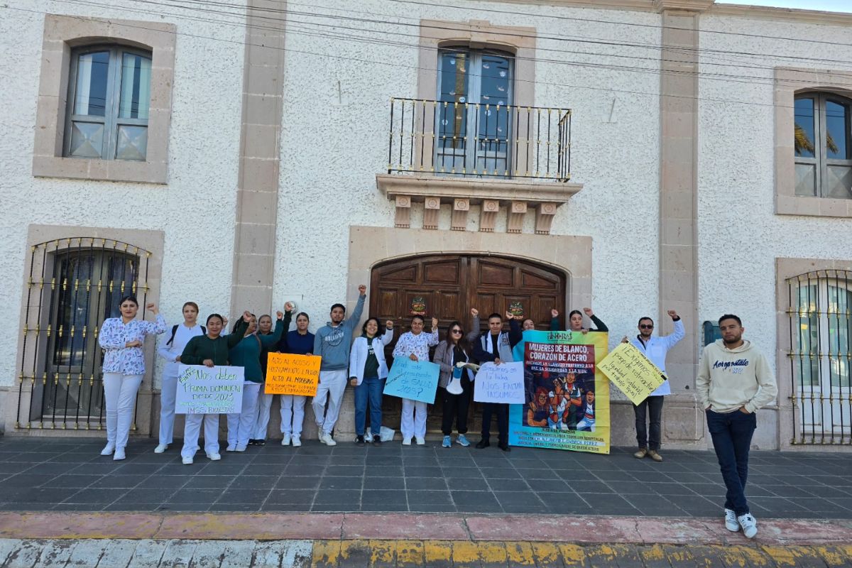 Trabajadores de Salud toman la presidencia municipal de Loreto