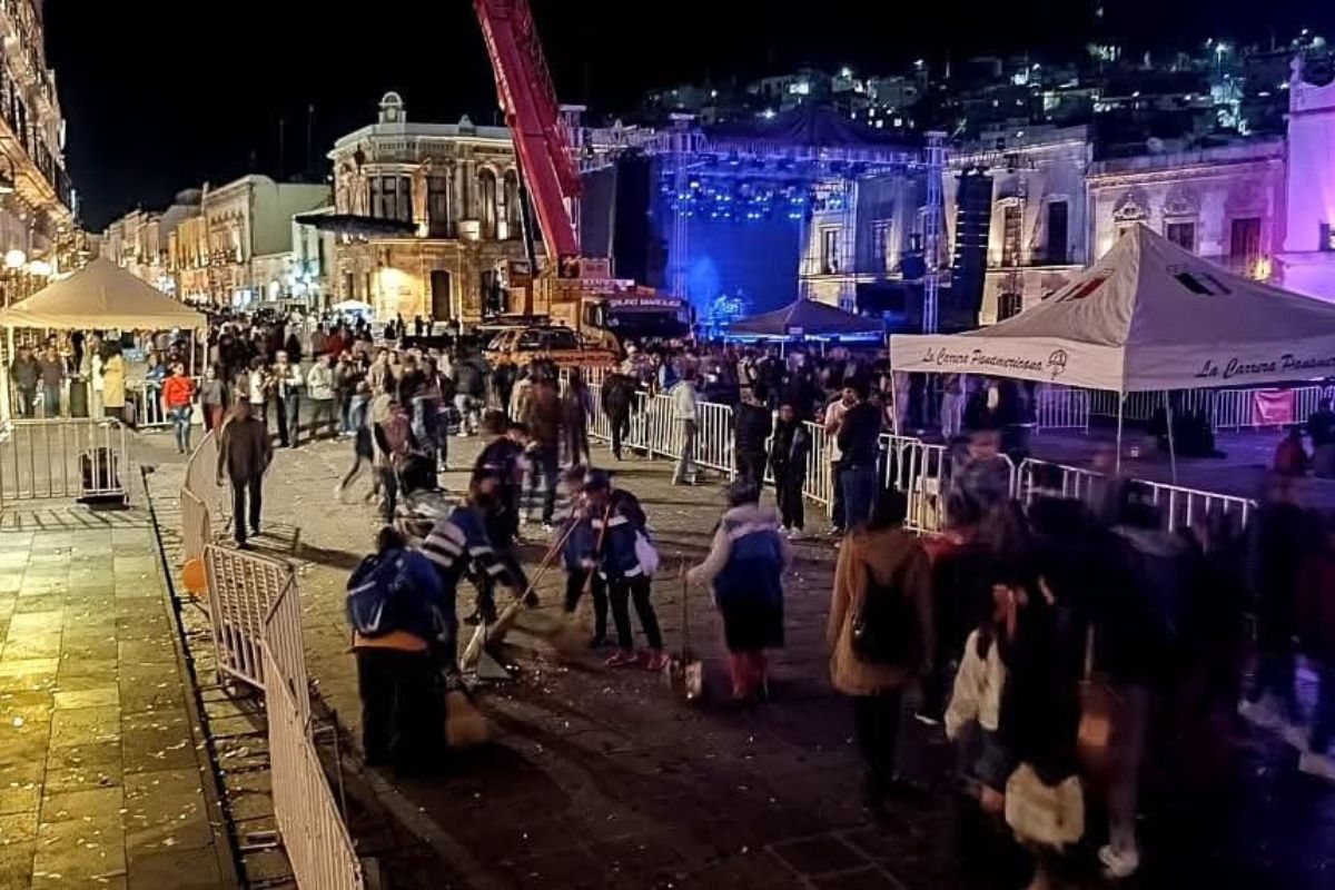 Ayuntamiento refuerza limpieza en Zacatecas por Festival de Teatro de Calle.