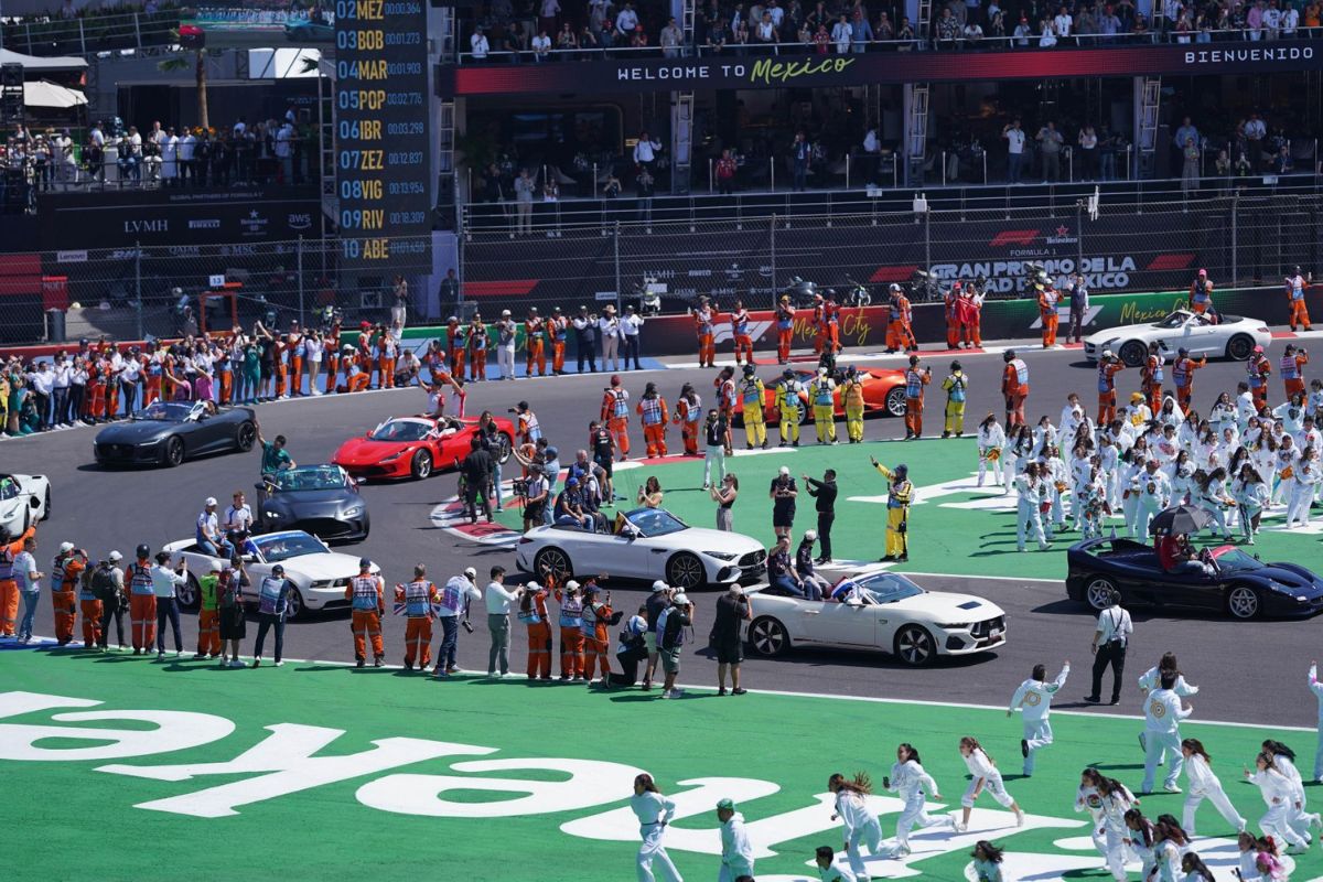 Lando Norris gana el GP de México 2025, Charles Leclerc en segundo.