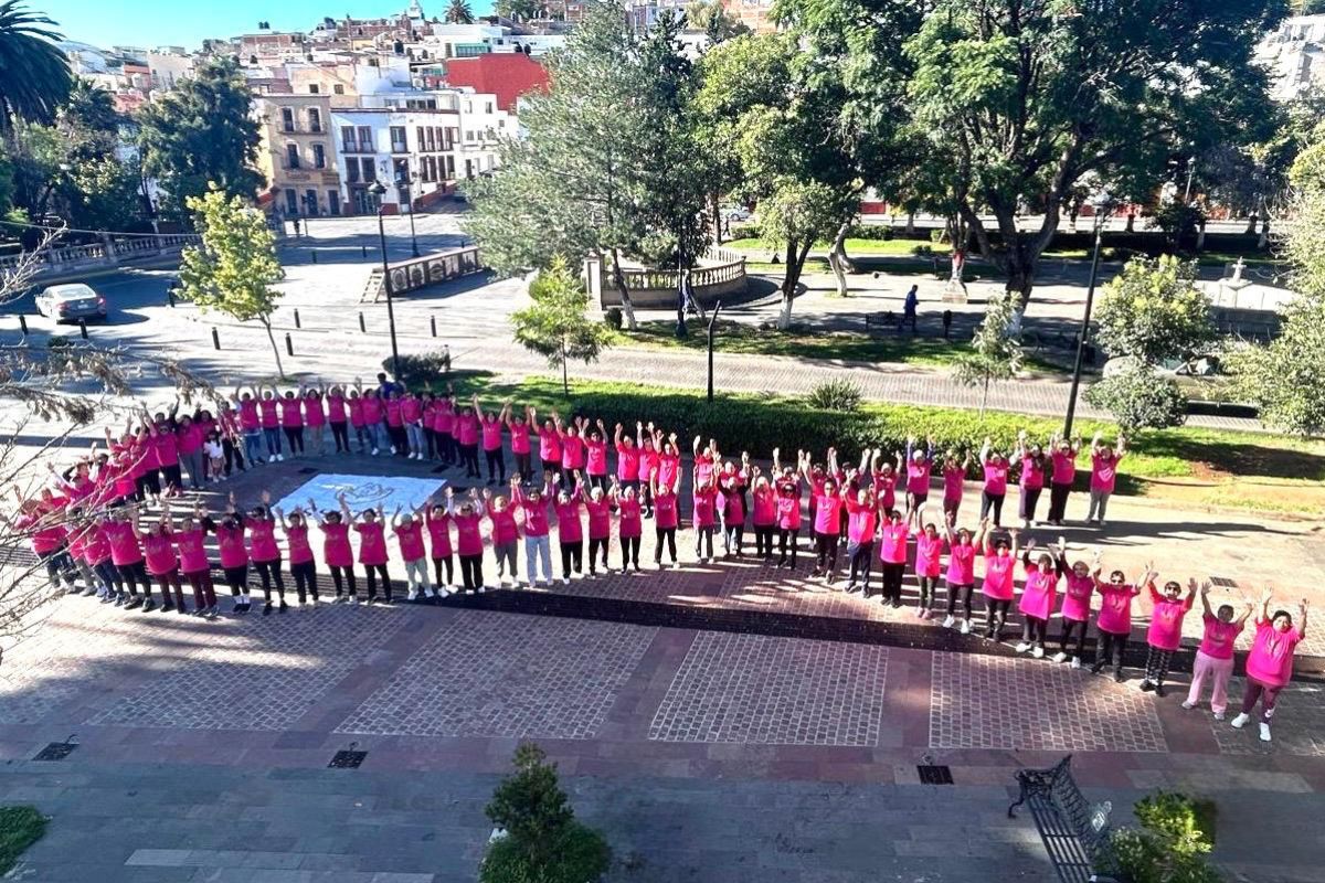 ISSSTE Zacatecas conmemora lucha contra cáncer de mama.