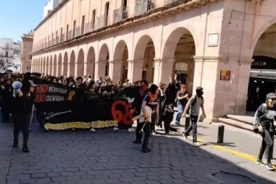 Estudiantes universitarios conmemoran 2 de octubre con protestas