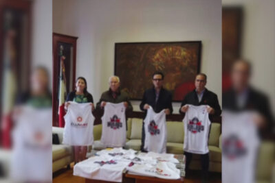 Clúster Minero dona 3 mil playeras a la afición de mineros de Zacatecas