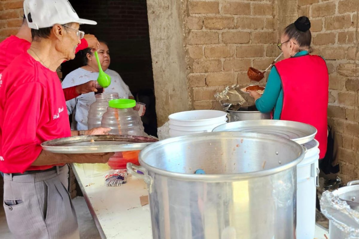 Familia Aparicio conserva por más de 35 años la tradición de la reliquia en honor al Señor de los Rayos
