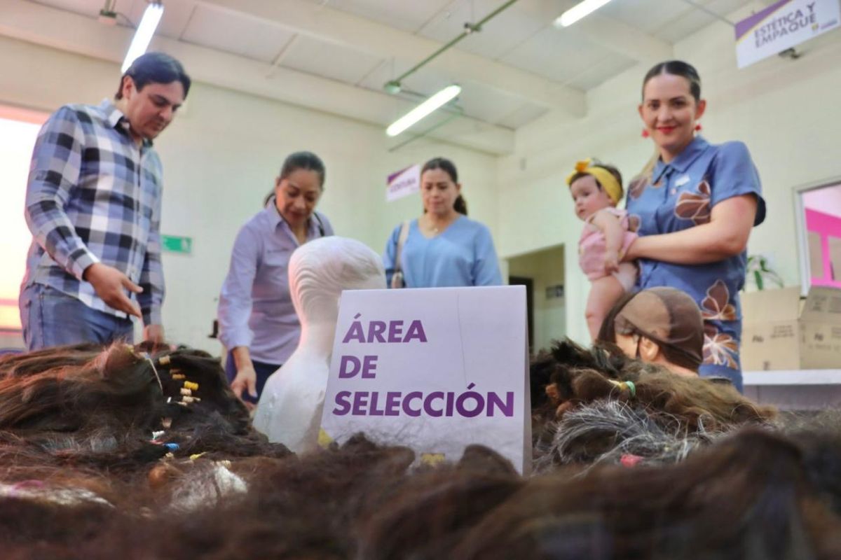 DIF Zacatecas dona pelucas oncológicas para pacientes