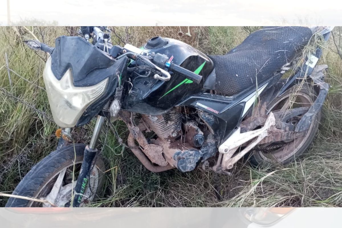 Camioneta arrolla a familia en motocicleta y huye en Fresnillo