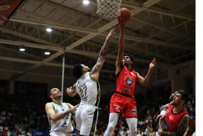 Caen los Mineros con la frente en alto ante Fuerza Regia