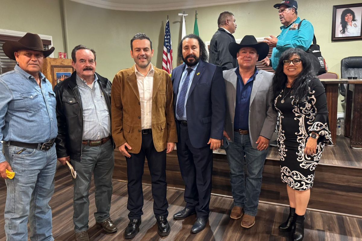 Ulises Mejía impulsa diputaciones migrantes de elección directa.