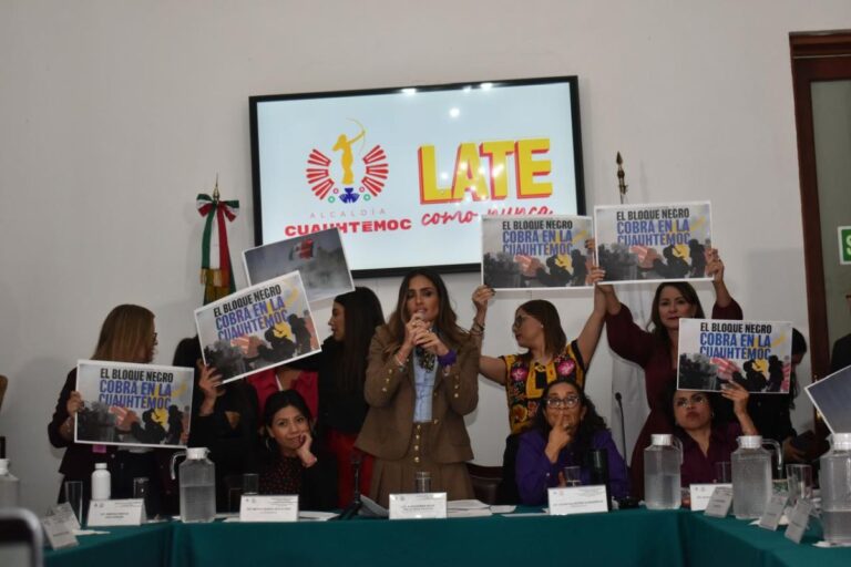 Rojo de la Vega rompe comparecencia en el Congreso CDMX en medio de acusaciones cruzadas