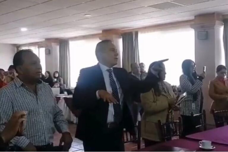 Maestros rompen diálogo y denuncian engaños en la federalización educativa