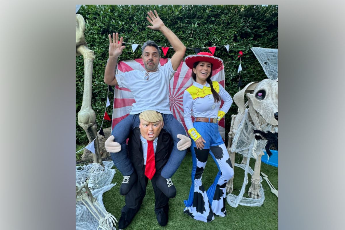 Eugenio Derbez causa sensación con disfraz que parodia a Donald Trump.