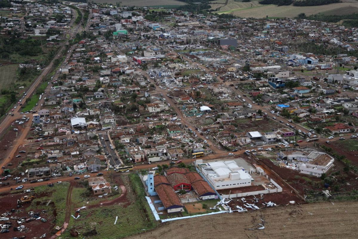 Tornado arrasa ciudad del sur de Brasil: seis muertos y más de 400 heridos.