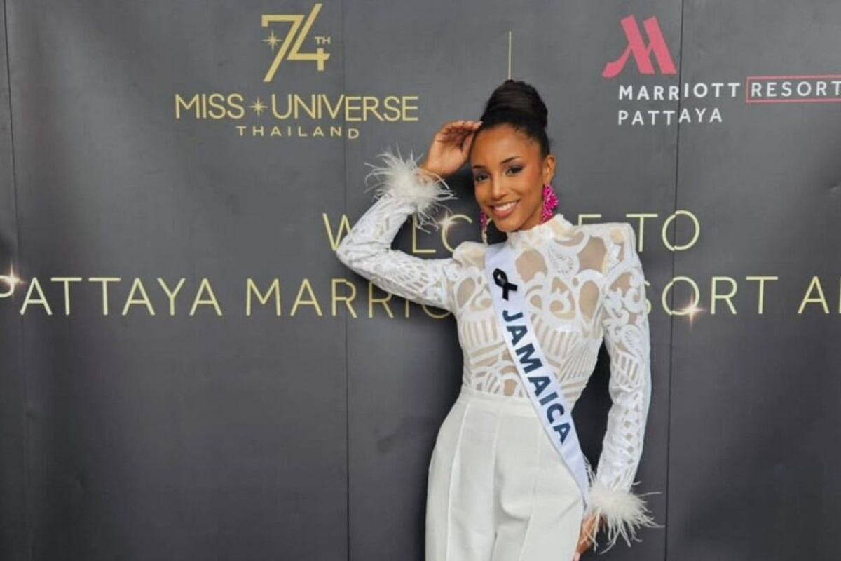 Preocupa la salud de Miss Jamaica tras fuerte caída en Miss Universo 2025.