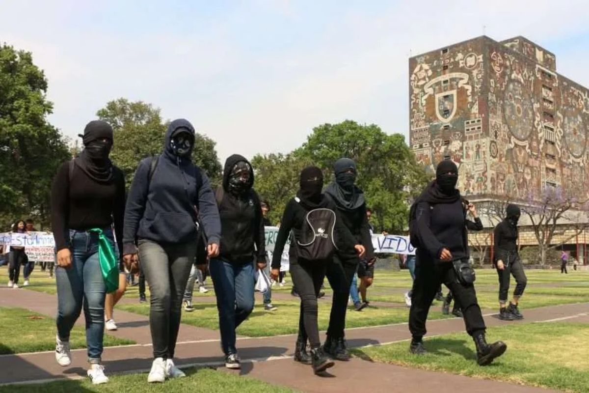 Bloque Negro impulsa su expansión global mediante redes sociales.