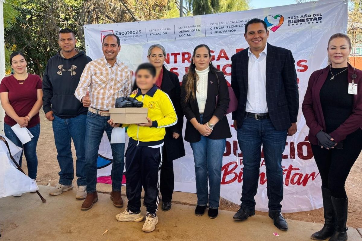 Refuerzan apoyo escolar en Guadalupe: avanza entrega de calzado a comunidades rurales.