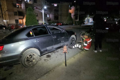 Arrojan ponchallantas en Fresnillo; hay varios vehículos afectados