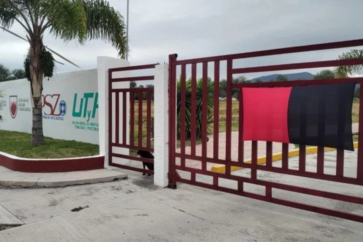 Docentes de la UPSZ inician paro indefinido por incumplimiento salarial